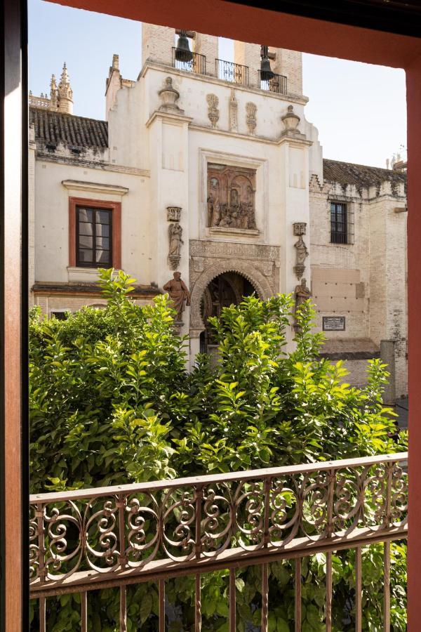 Puerta Catedral Apartments Seville Exterior photo